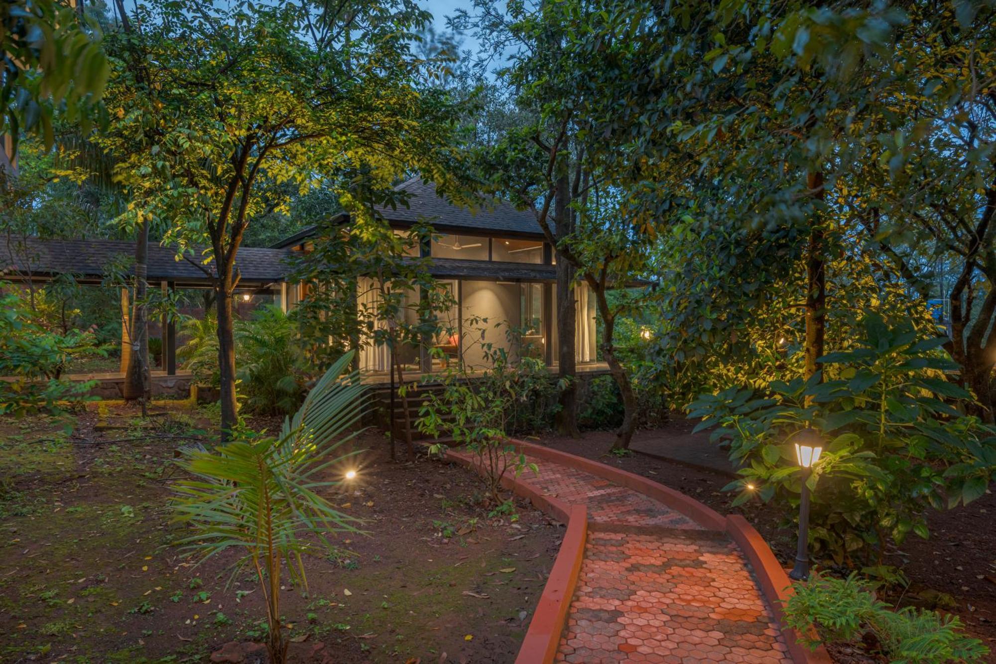Saffronstays The Glasshouse, Panchgani - Beautiful Glass Villa For Couples Екстер'єр фото